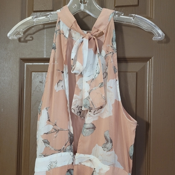 Dynamite peach floral lightweight halter neck lined slit front maxi dress - Picture 6 of 14